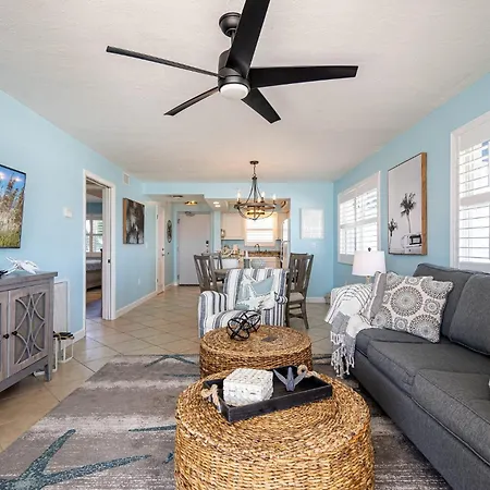 Beachfront Condo W/ Gulf Views, Pool, Bbq, Balcony